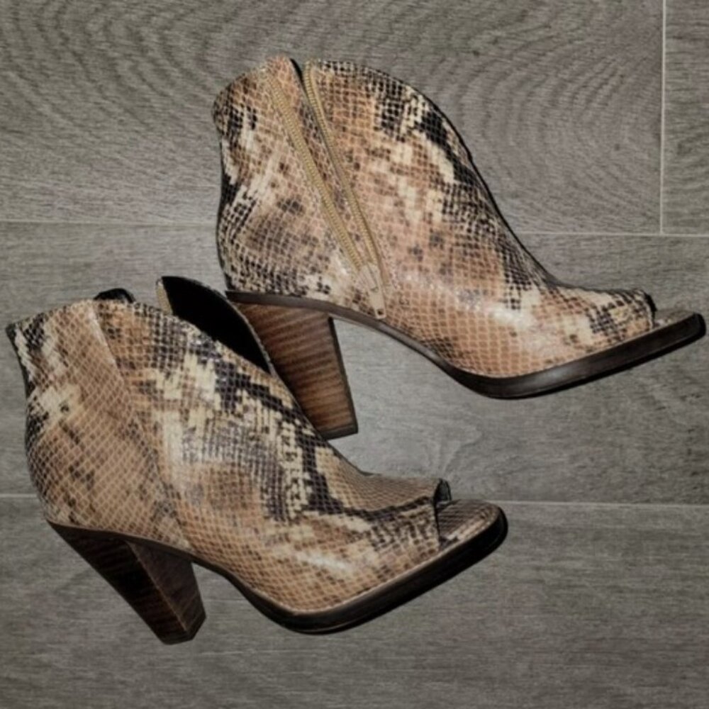 🎉 ANIMAL SNAKE PRINT ANKLE BOOTIES HEELS